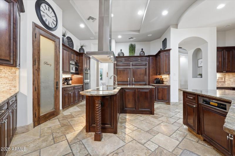 25-025-kitchen