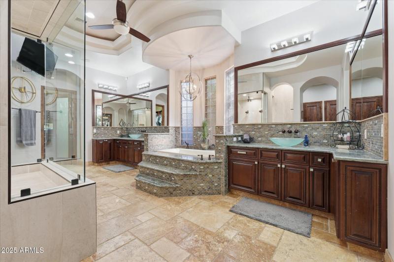 47-047-primary-bathroom