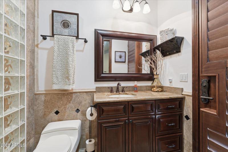 56-056-bathroom