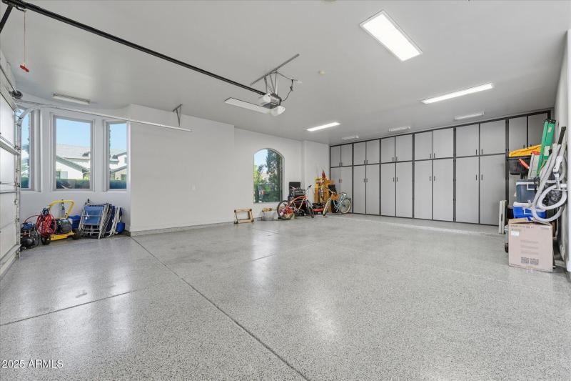 69-069-garage