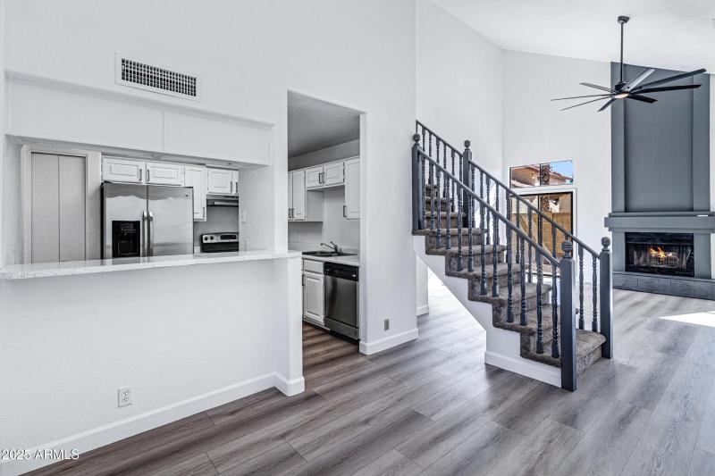 4423 E Amberwood Dr-12