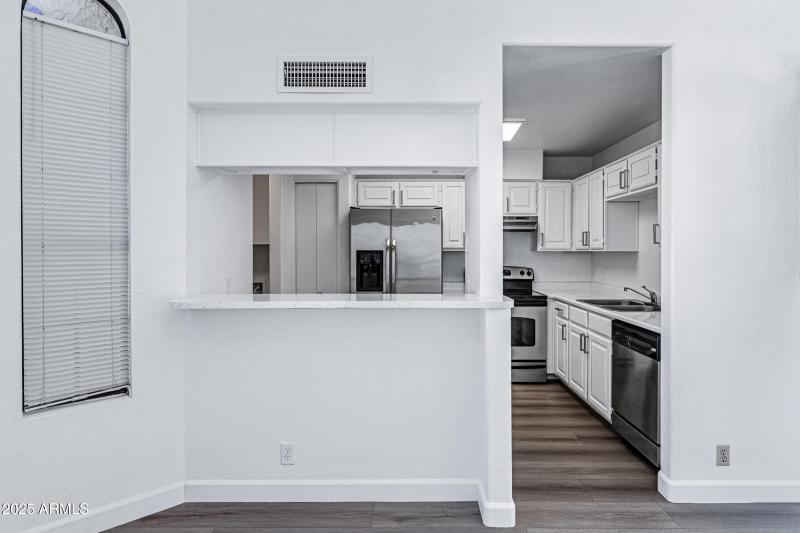 4423 E Amberwood Dr-13