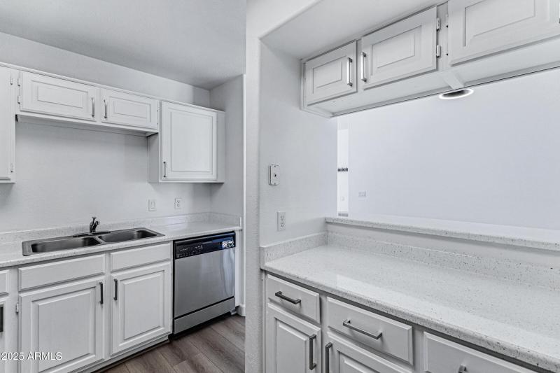 4423 E Amberwood Dr-17