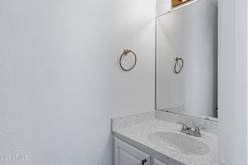 4423 E Amberwood Dr-20