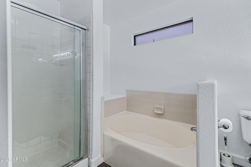 4423 E Amberwood Dr-24