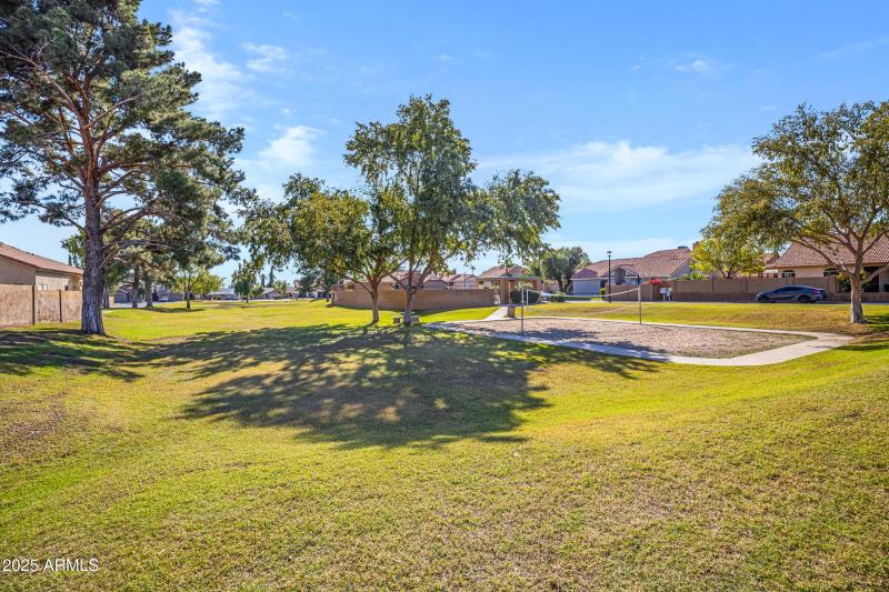 4423 E Amberwood Dr-35