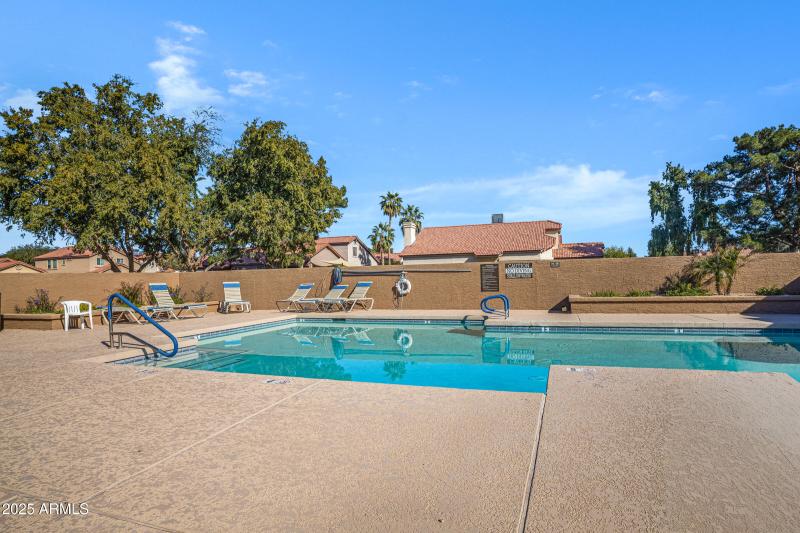 4423 E Amberwood Dr-37