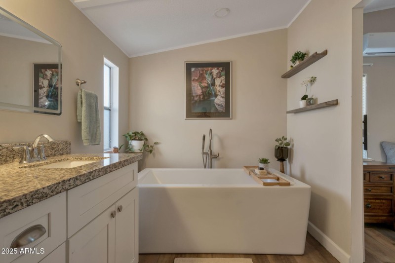 6-web-master bathroom 2