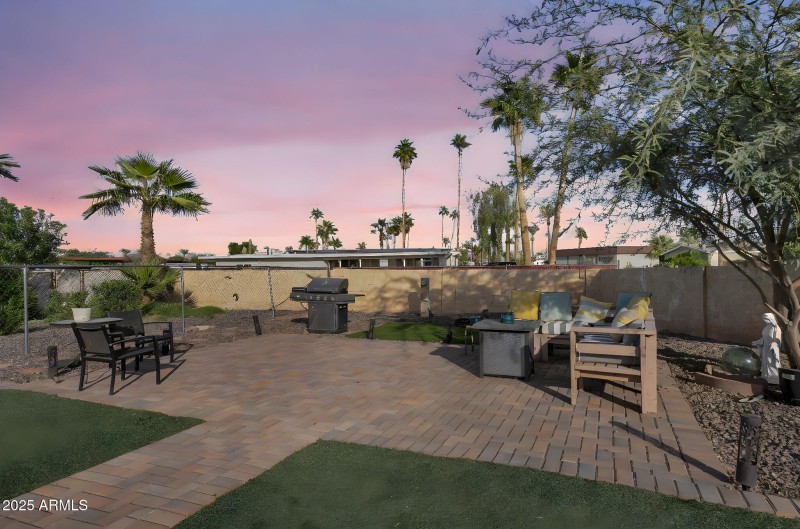 20-web-or-mls-QP-05639 day to dusk