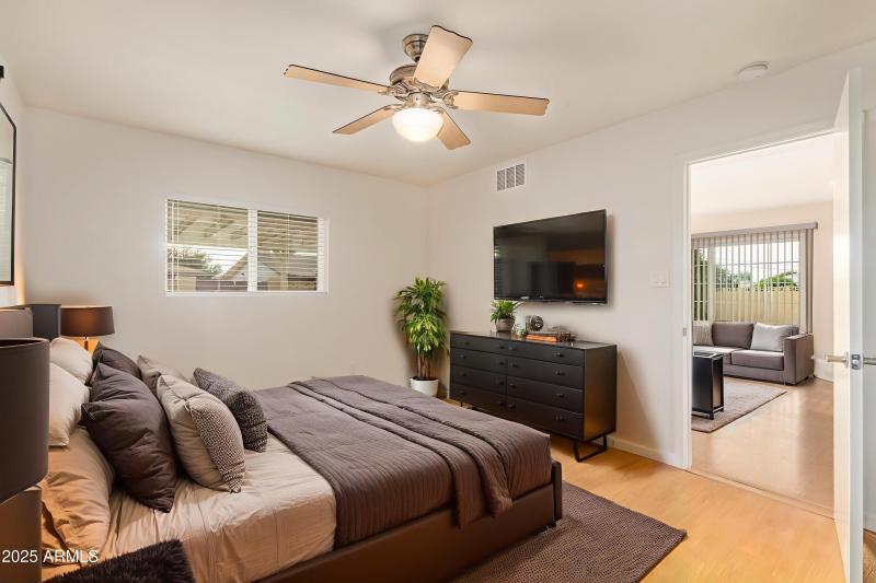 22-Pebble-Beach - Bedroom - Industrial -