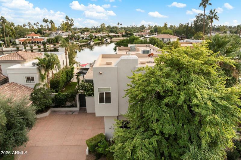 7613 E Via Del Reposo