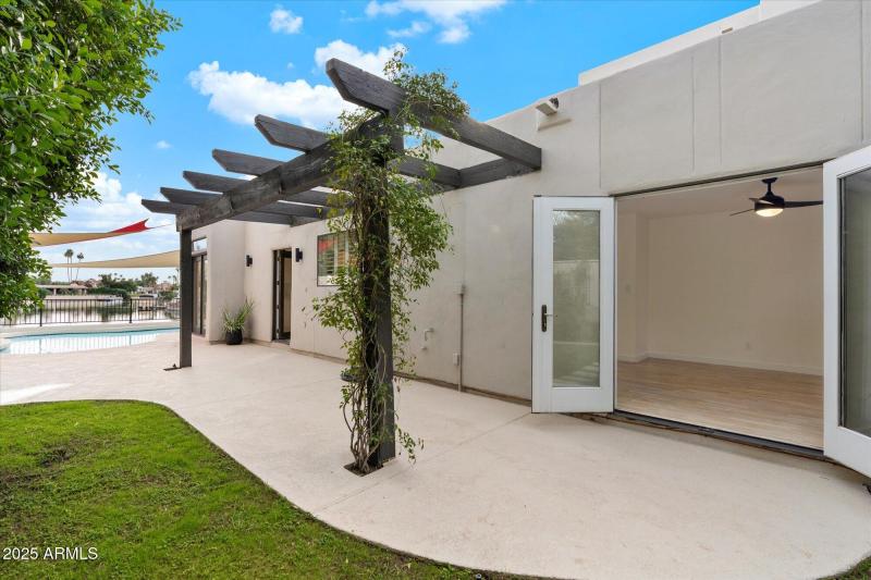 Courtyard to Flex Room