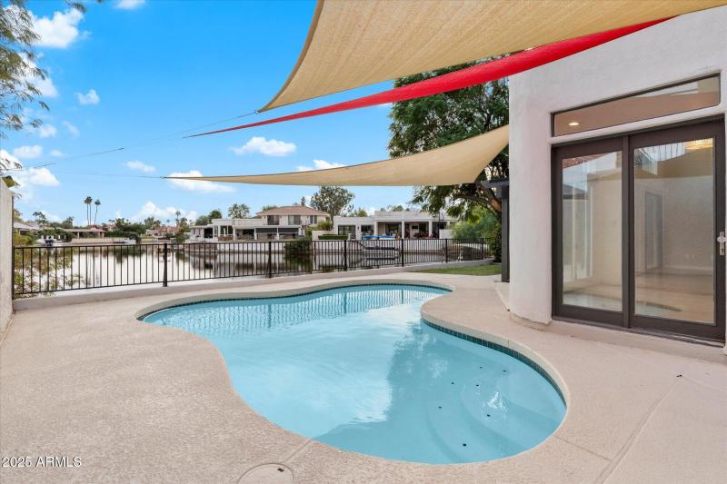 7613 E Via Del Reposo