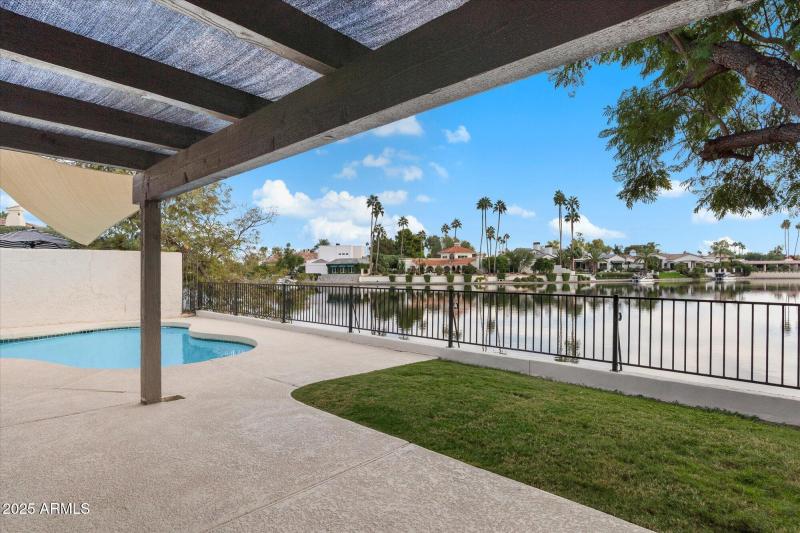 7613 E Via Del Reposo