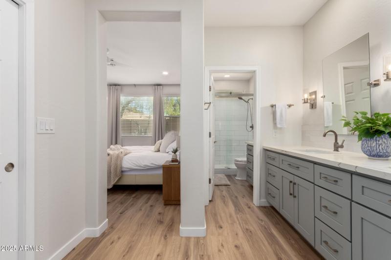 LUXUSIOUS PRIMARY BATHROOM