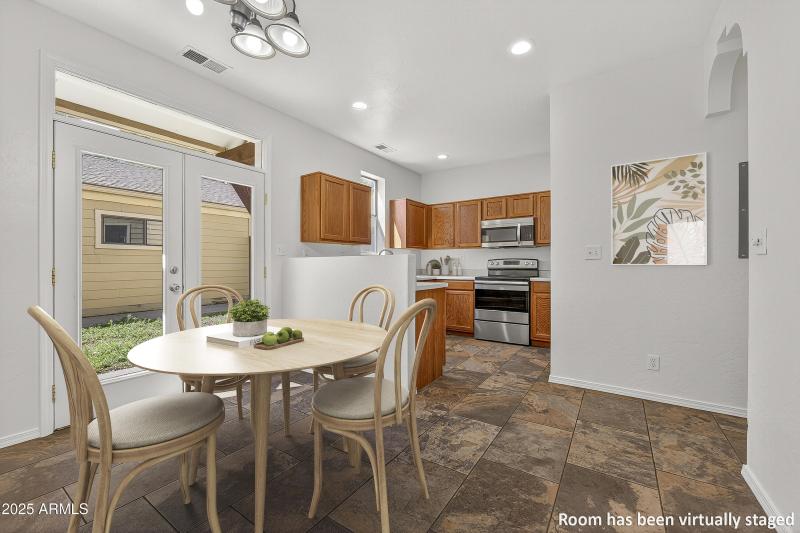 Kitchen dining - virtual staging