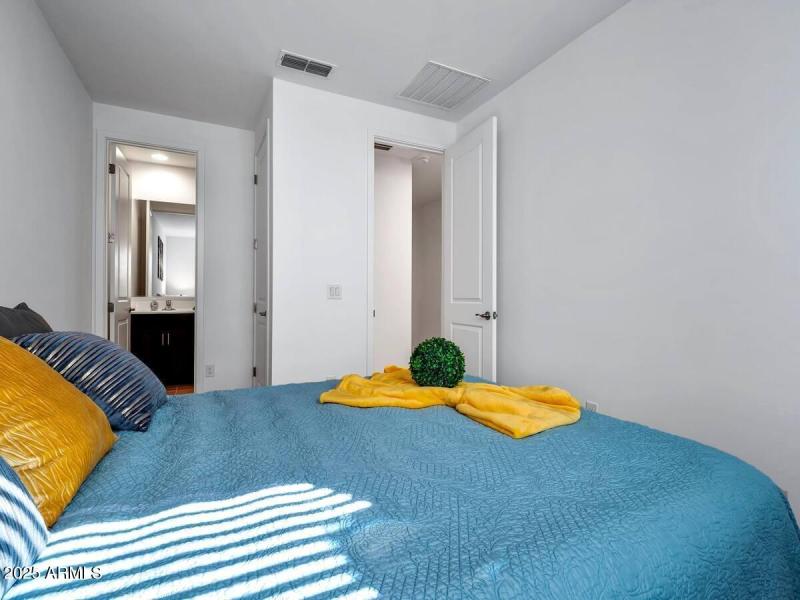 f1f4200a-0e48-42c6-b036-42e5cdc4a84c