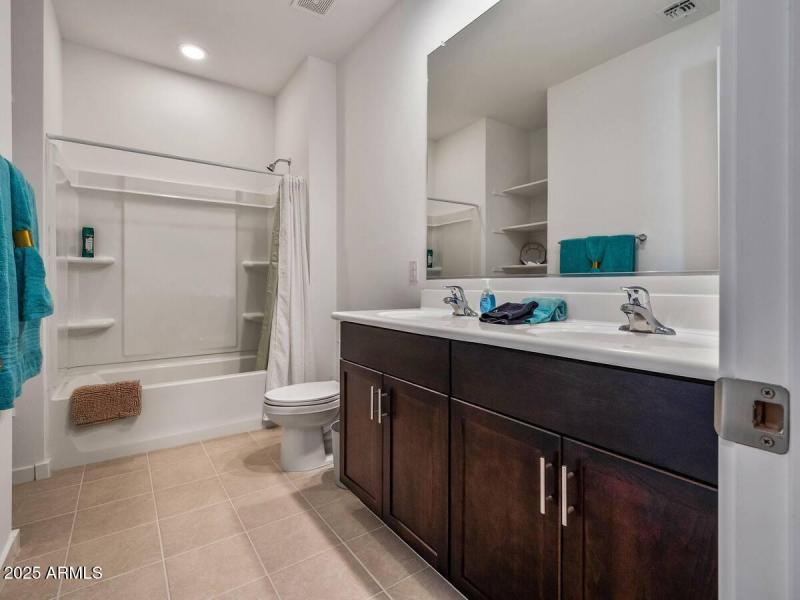 cf01537e-2bcb-4a41-86a0-8c41bd1dee40