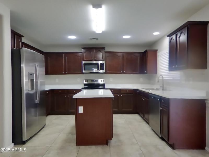 4_pc_jNxmTybEjt_5PvMQKDvMa_other_room_pe