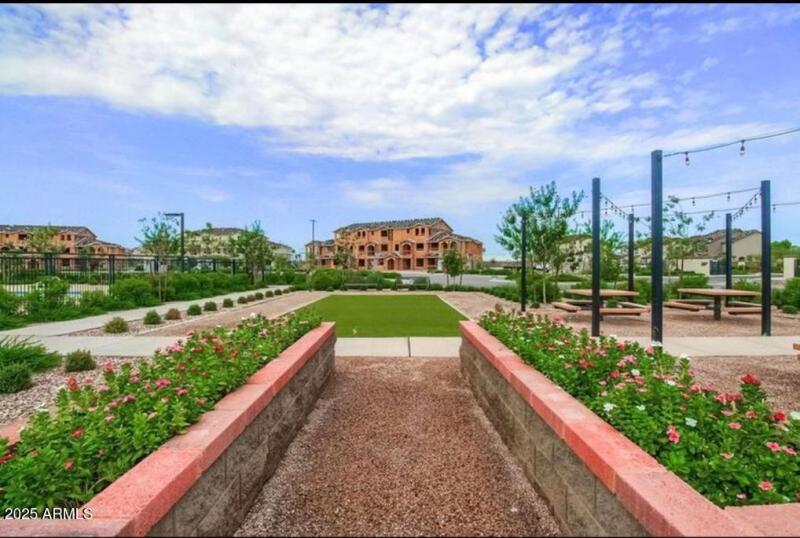 bl6h1powhrj3rxyyuxqq