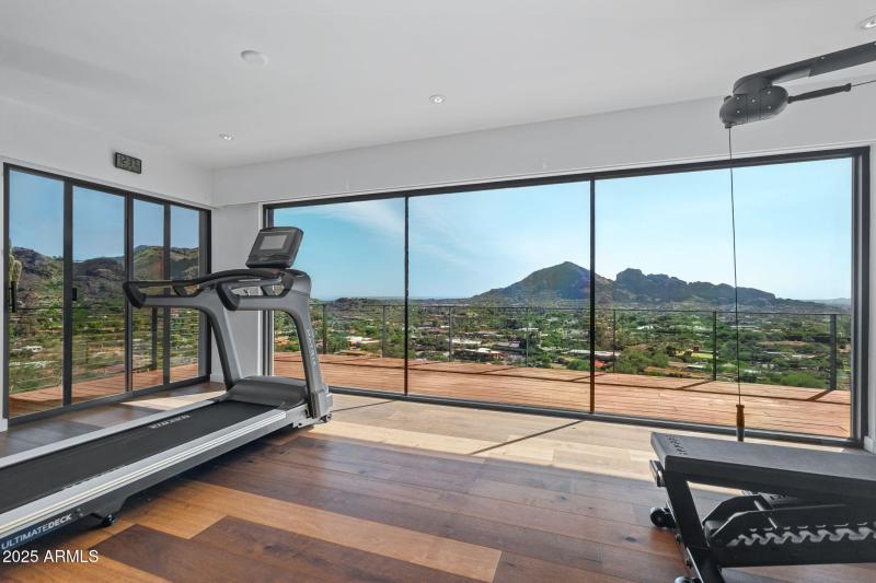 51-web-or-mls-7517 N Moonlight Ln--18