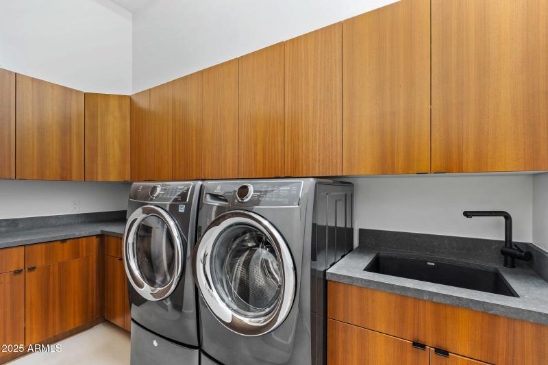 65-web-or-mls-7517 N Moonlight Ln--31