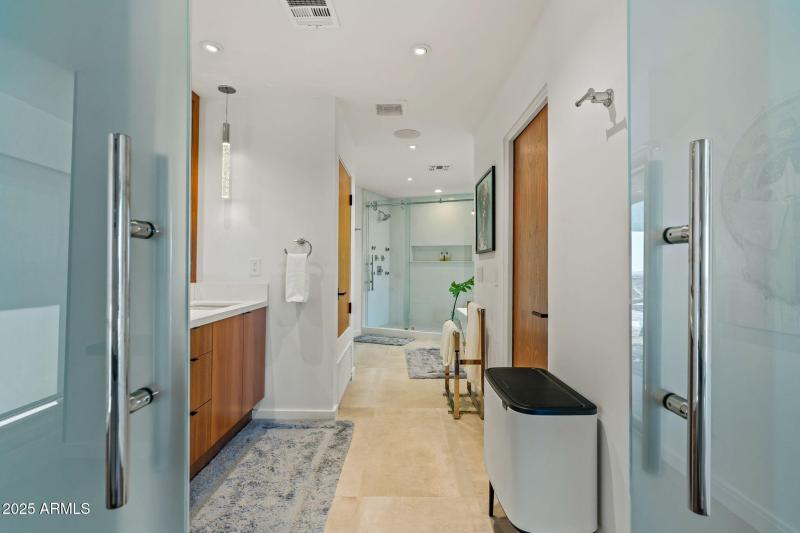 69-web-or-mls-7517 N Moonlight Ln--64