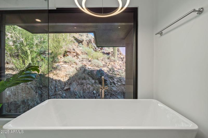 74-web-or-mls-7517 N Moonlight Ln--68