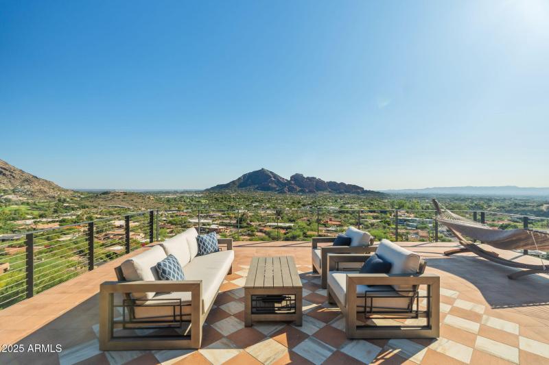 83-web-or-mls-7517 N Moonlight Ln--78