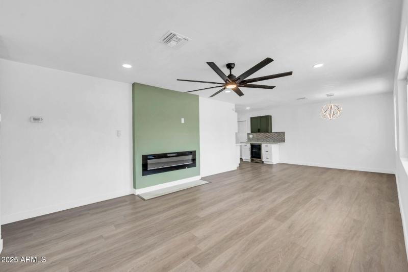 3328 E Willetta St-7