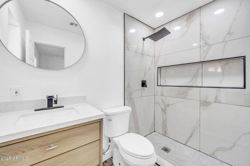 3328 E Willetta St-17