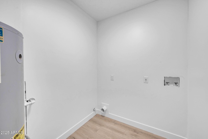 3328 E Willetta St-19