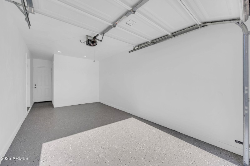 3328 E Willetta St-23