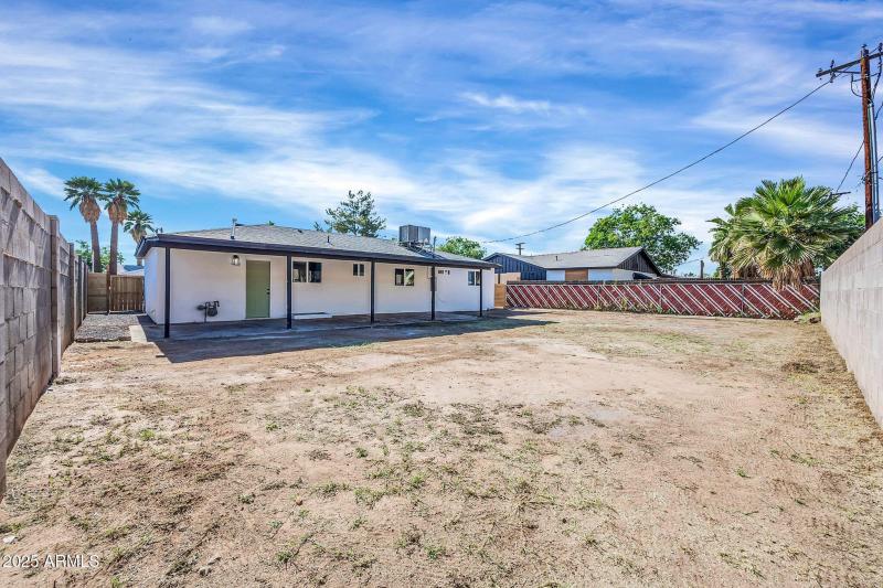 3328 E Willetta St-27