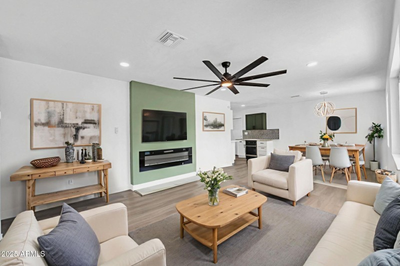 3328 E Willetta St VS 1