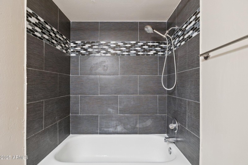 24-web-or-mls-4662-w-kings-ave