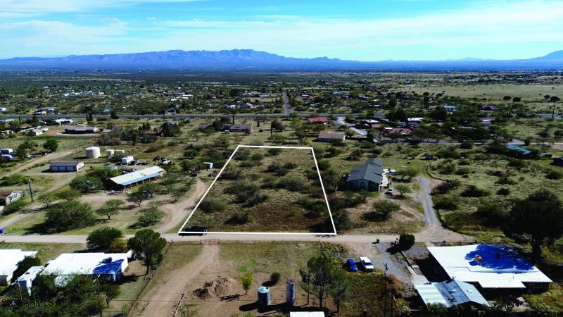 Group of 2 Objects (1)