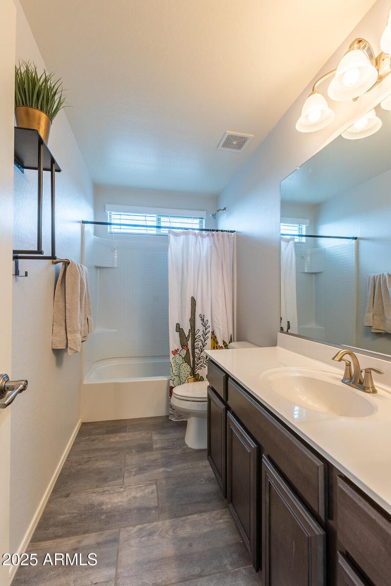 3312 E Russell St-18