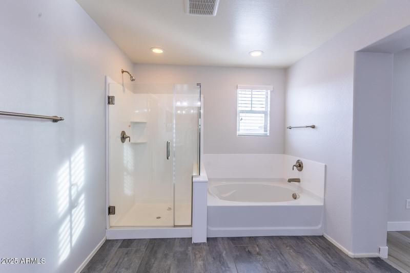 3312 E Russell St-24