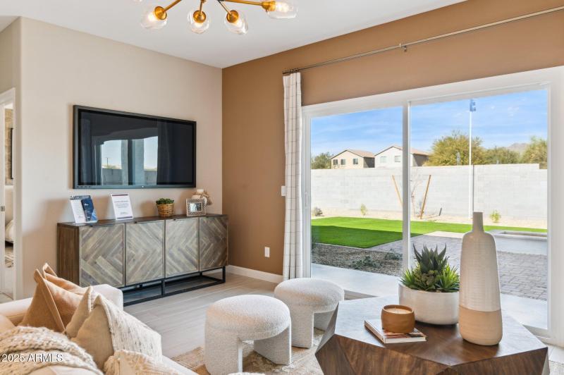 7-web-or-mls-24046-w-yavapai-st-lot-3004