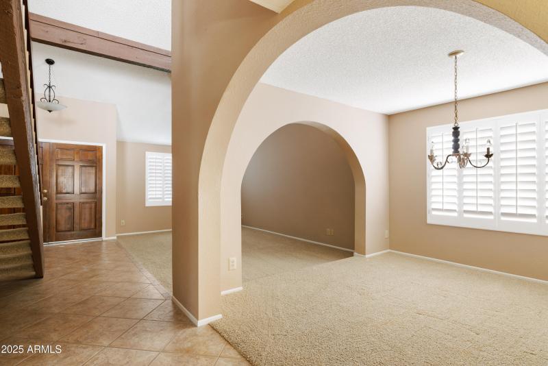 Formal_Dining_Room_Photo_2