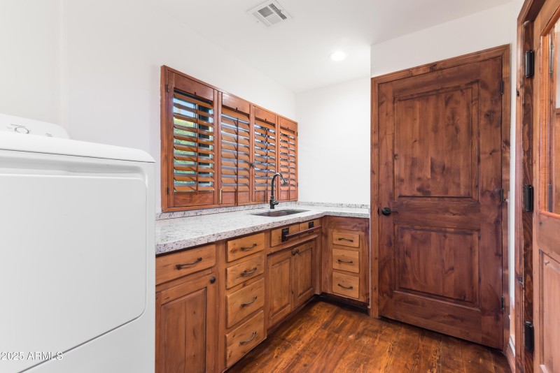 36_7502 n 7th ave-36