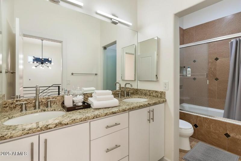 2nd Floor Full Guest Bath