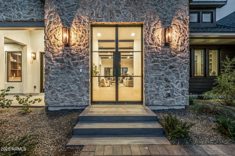 04 - Del Paisano Calle