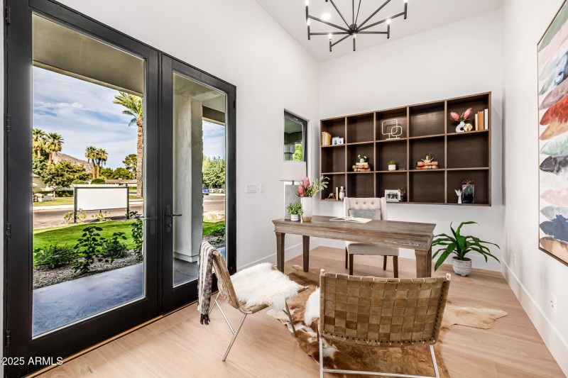 14 - Del Paisano Calle