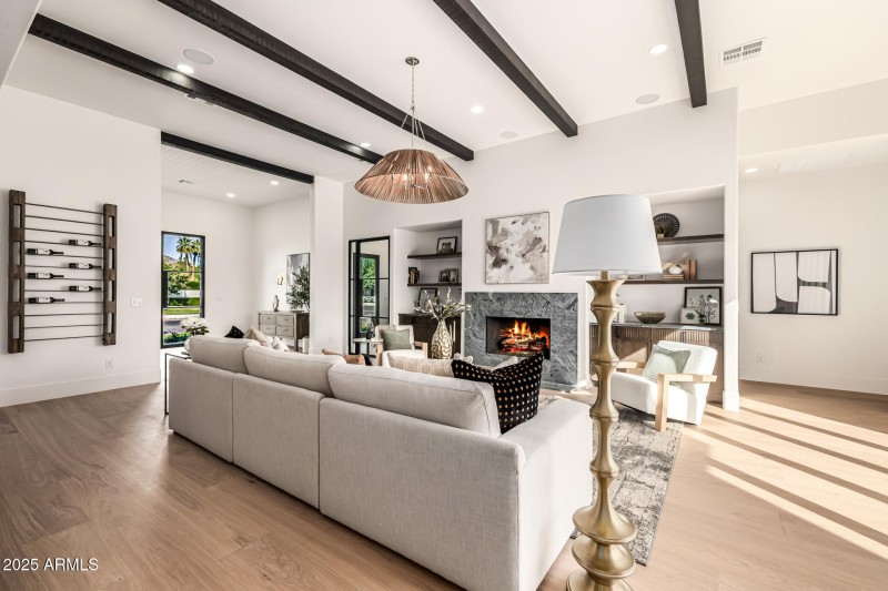 17 - Del Paisano Calle