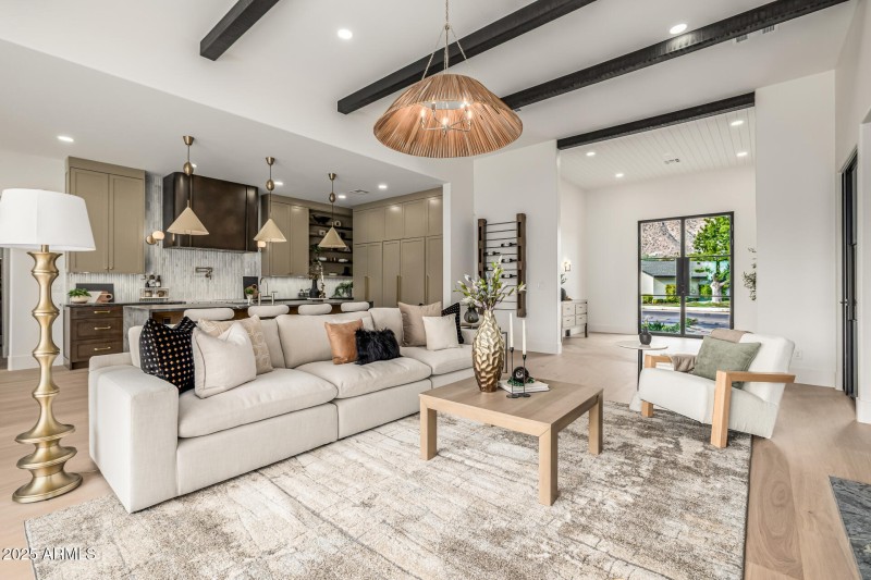 18 - Del Paisano Calle