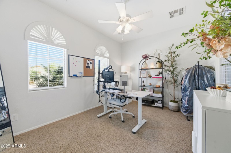 13-web-or-mls-36153 W Merced St-13