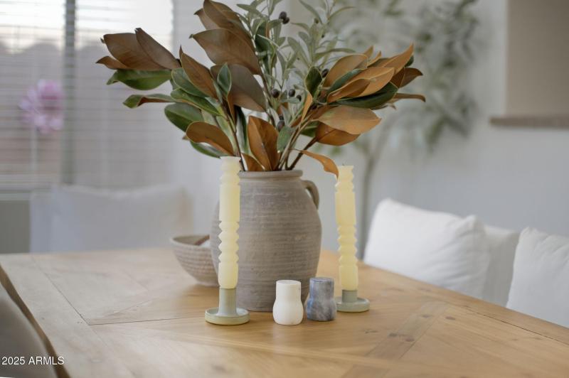 18-web-or-mls-36153 W Merced St-18