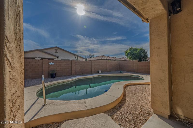 52-web-or-mls-36153 W Merced St-52